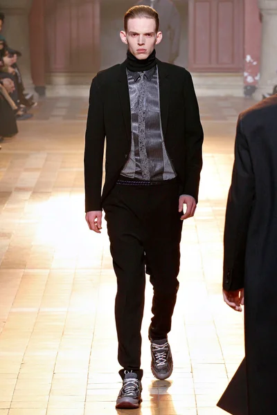 Look 2